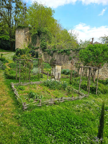 Fontenay-le-Comte (85) - Le Parc Baron et le jardin médiéval